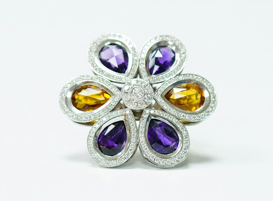 Jeweler sketch layout showing an oval moissanite stone set horizontally in a slim modern mounting